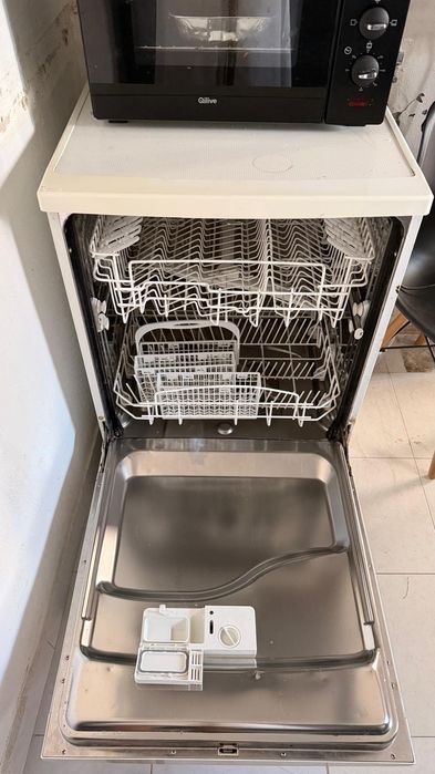 Máquina de lavar lava loiça e secadora de roupa  no precinho