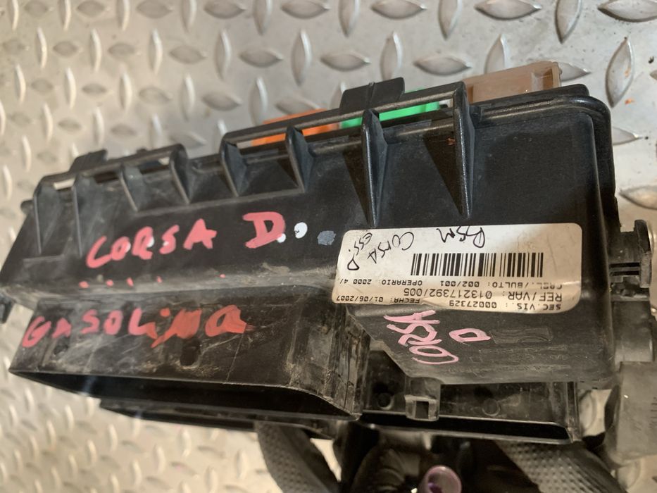 Caixa de fusiveis opel corsa D