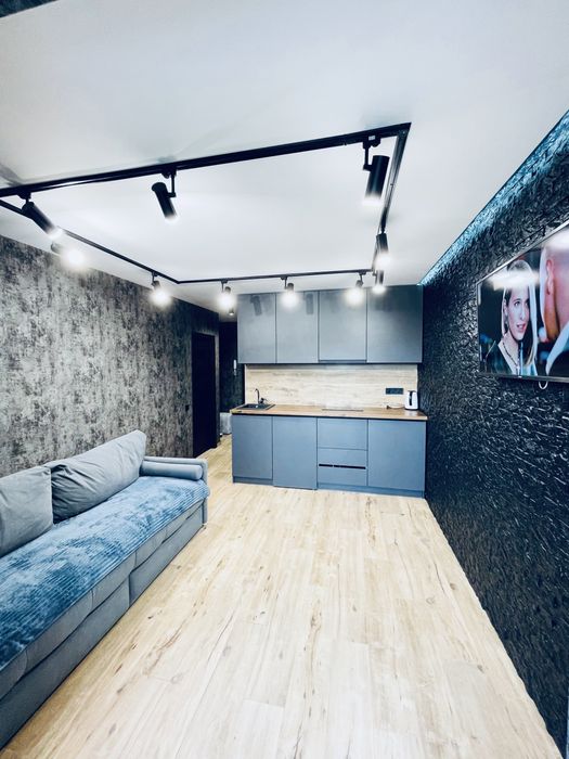 Подобово з РЕЗЕРВНИМ ЖИВЛЕННЯМ 2к -  LUX з джакузі в ЖК Рівер Парк