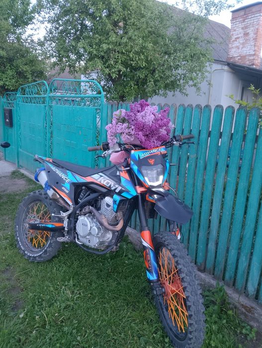 Обміняю мотоцикл кові адванс 250 на  ліфан ср шенерай нітрокс на кові і.тд