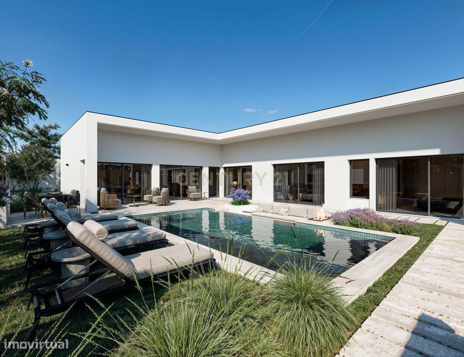 Urban plot of 625 m² located in Alcainça Pequena, Mafra, with pro
