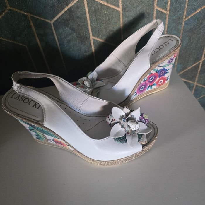 Sandały na koturnie Lasocki Nowe 35
