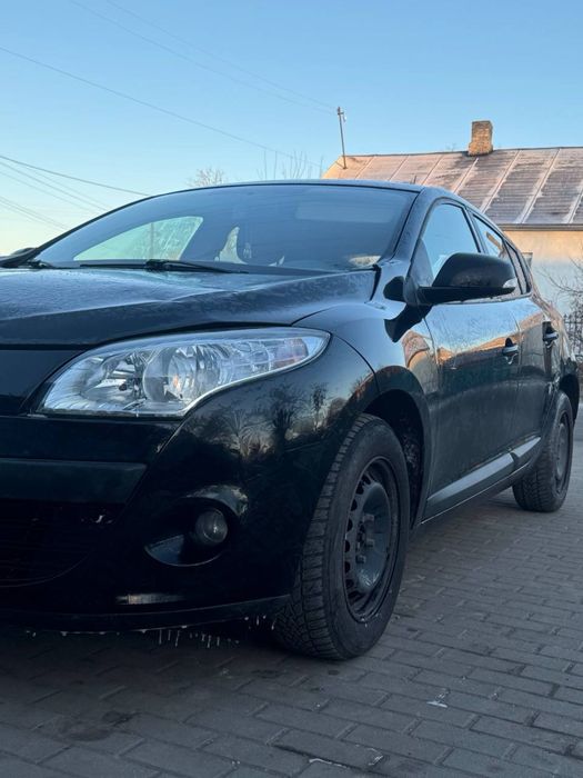 Рено меган3 1.6 бенз недорого хетчбек 187тис рідного