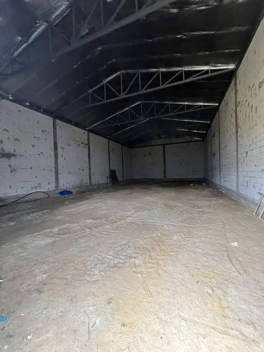 Продаж комерційних приміщень з ділянкою 80 сотих