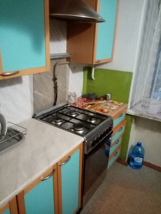 Сдам 2х кімнатну квартиру вул. Київська р-н Універмага. 3/9 цегл.