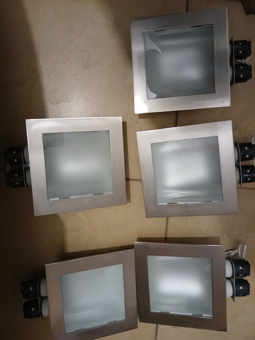 Focos quadrados em inox