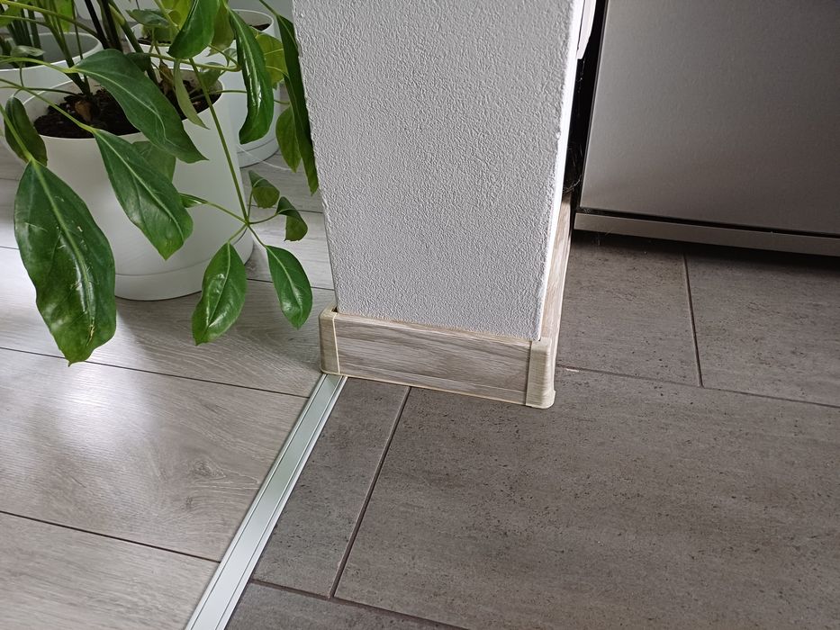 Listywy podlogowe szaro biale + akcesoria..