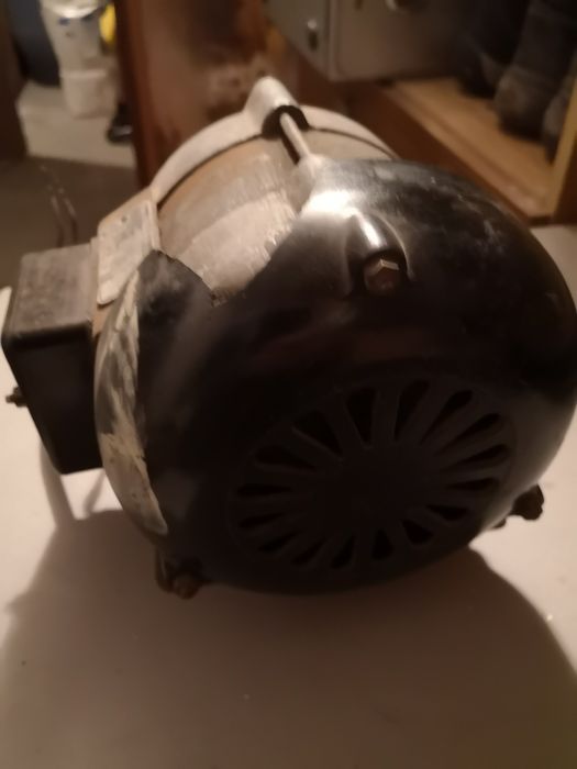 Silnik elektryczny 0,18 KW