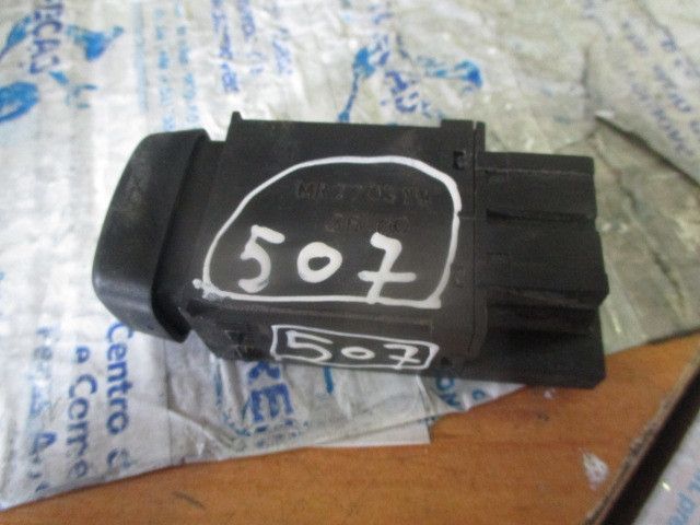 Botão / interruptor de luzes MITSUBISHI Carisma Sedan (DA_)
