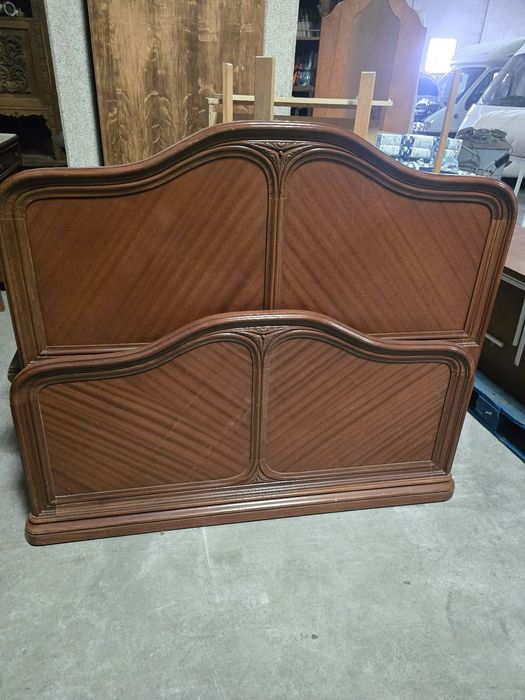 Cama casal sem colchão 1,60 por 2m