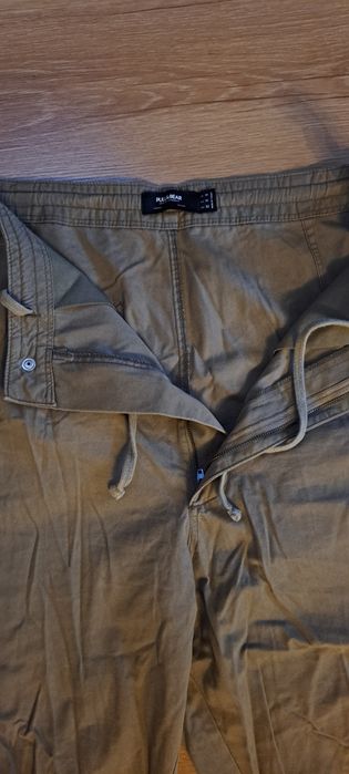 Spodnie cargo męskie Pull&Bear rozm. M