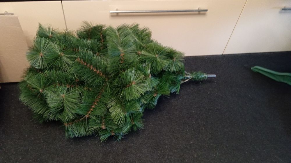 Штучна ялинка 2.5м