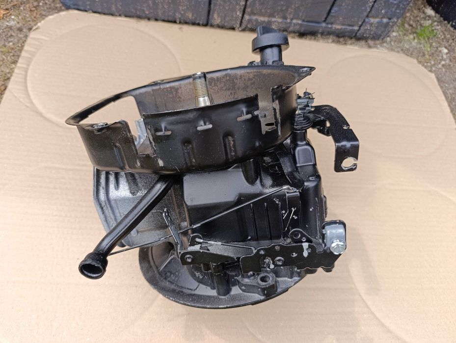 Silnik Briggs Stratton 450 E blok cylinder tłok wał korbowód miska rozrząd