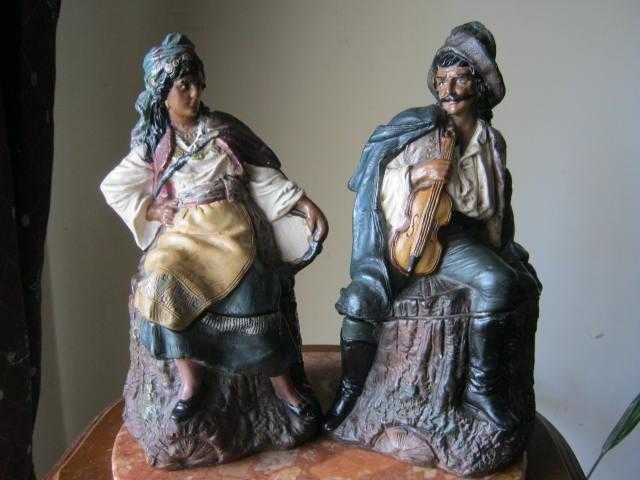 Статуэтка.Ремесленики . JACOB PETIT PARIS PORCELAIN (Paris, - сер.19в.