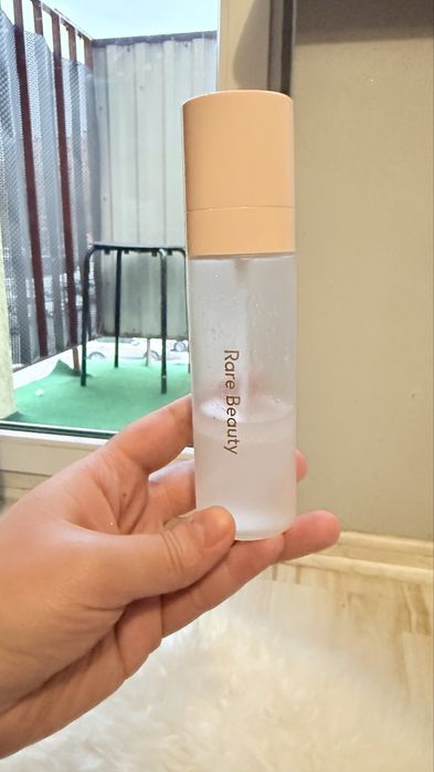 Kosmetyki rare beauty bronzer roz puder setting spray