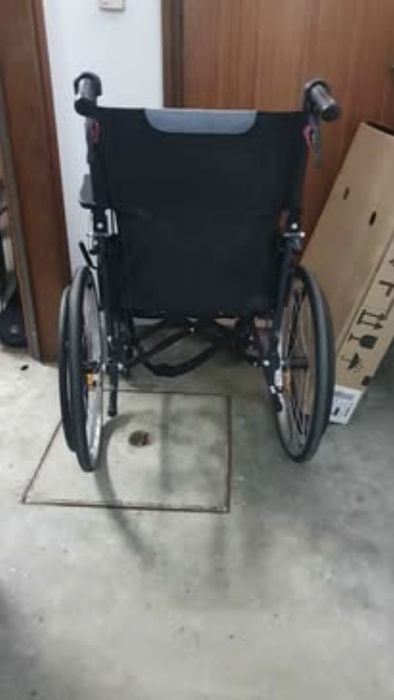 Cadeira de Rodas García 1880 - Alumínio (Leve e Dobrável) – Como Nova