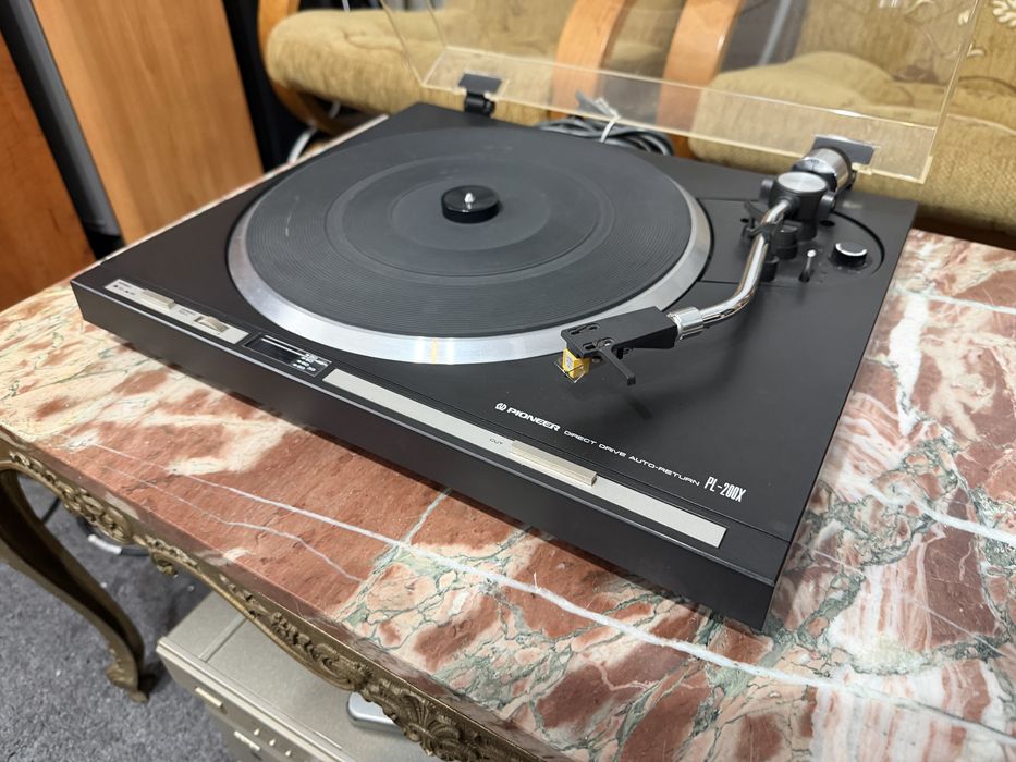Gramofon Pioneer PL-200x
