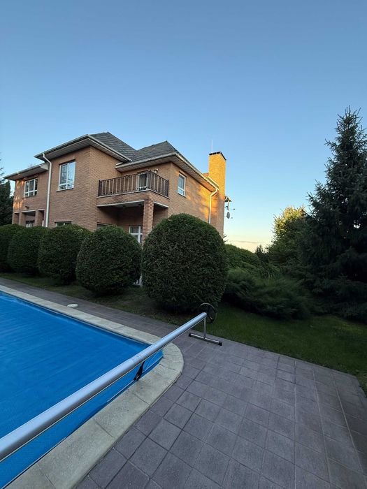 Оренда будинку в Лісниках (5 км від Києва) (з генератором)