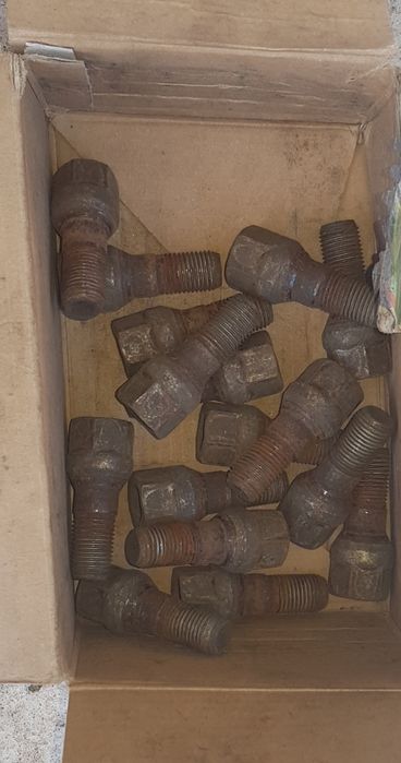 Opony zimowe z felgami do 185/65/R15