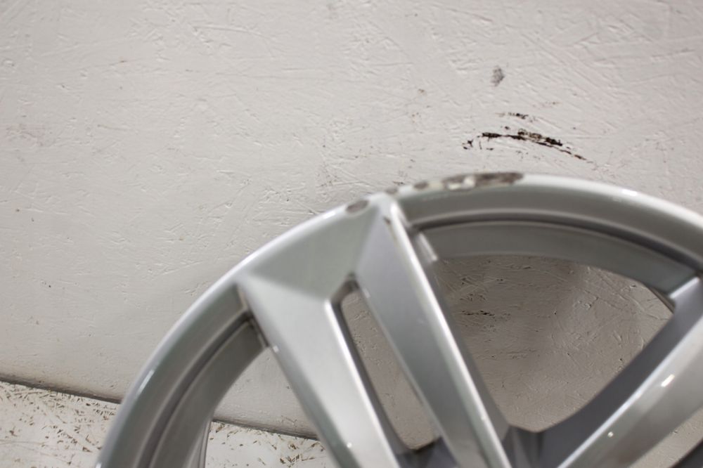 audi aluminiowa felga 17 8w0601025p