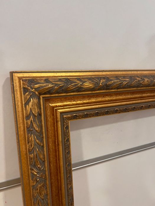 Moldura grande antiga