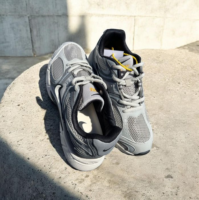 Чоловічі кросівки Nike V5 Runner