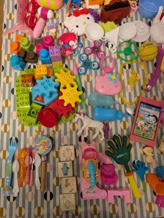 Lote de +200 brinquedos