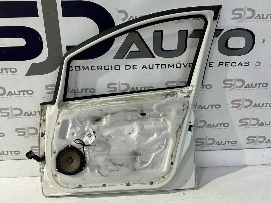 Porta Frente Direita / Trás Esquerda - Fiat Grand Punto (2013)
