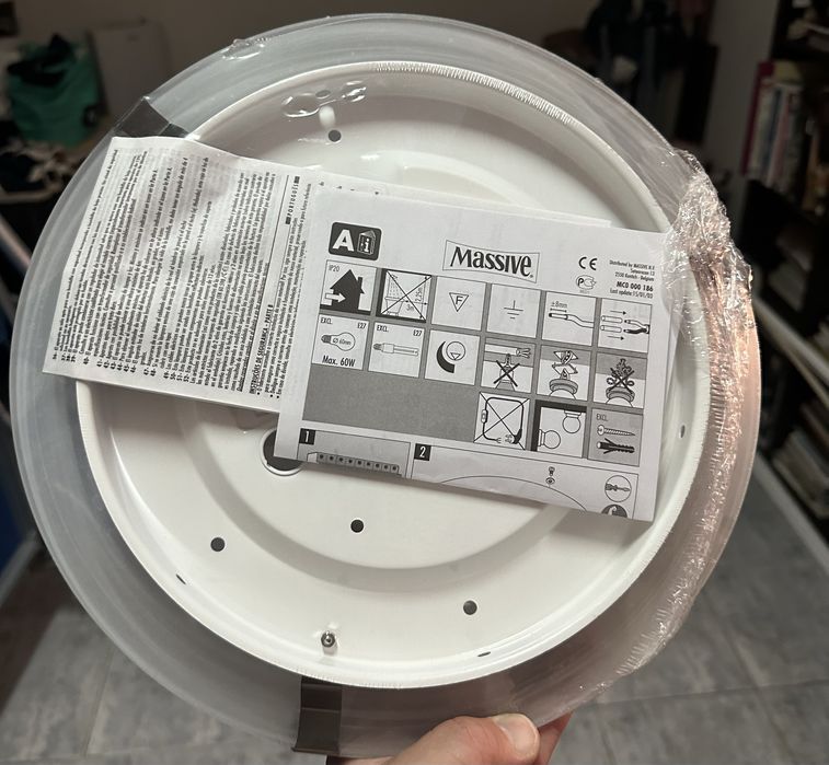 3 - Candeeiros de teto em vidro branco 40 cm.