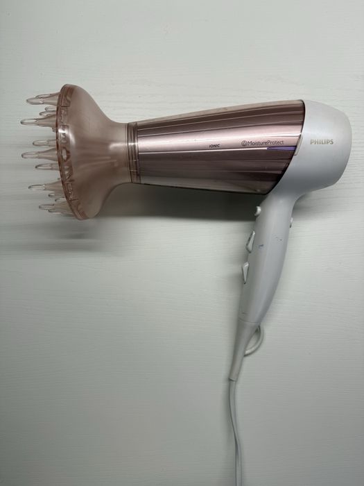 Фен Philips MoistureProtect HP8281/00