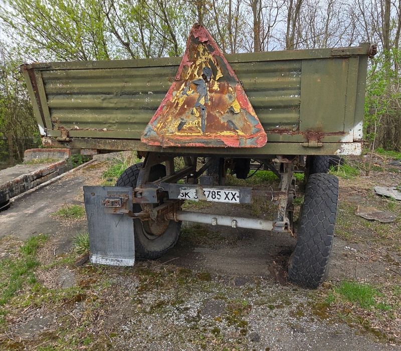 Прицеп причіп тракторний.