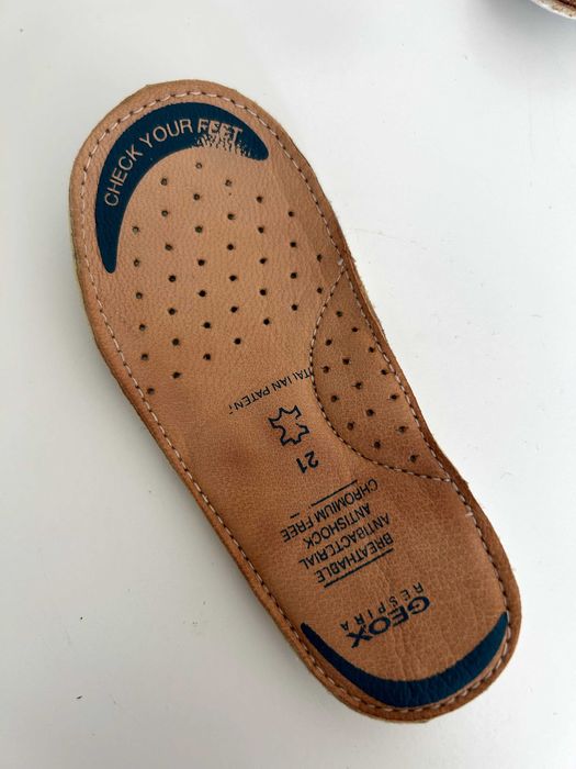 Trampki dla dziewczynki Geox, rozmiar 21