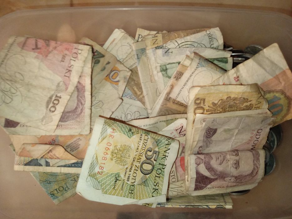 Stare znaczki i polskie monety i banknoty
