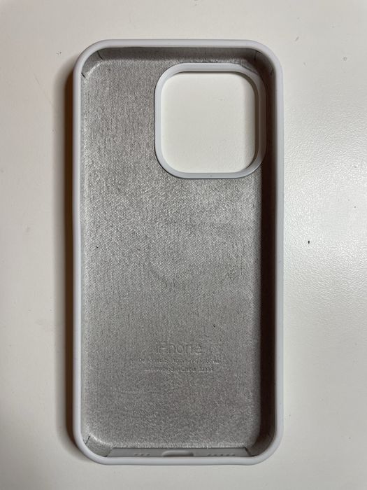 Capa Iphone 15Pro branca nova