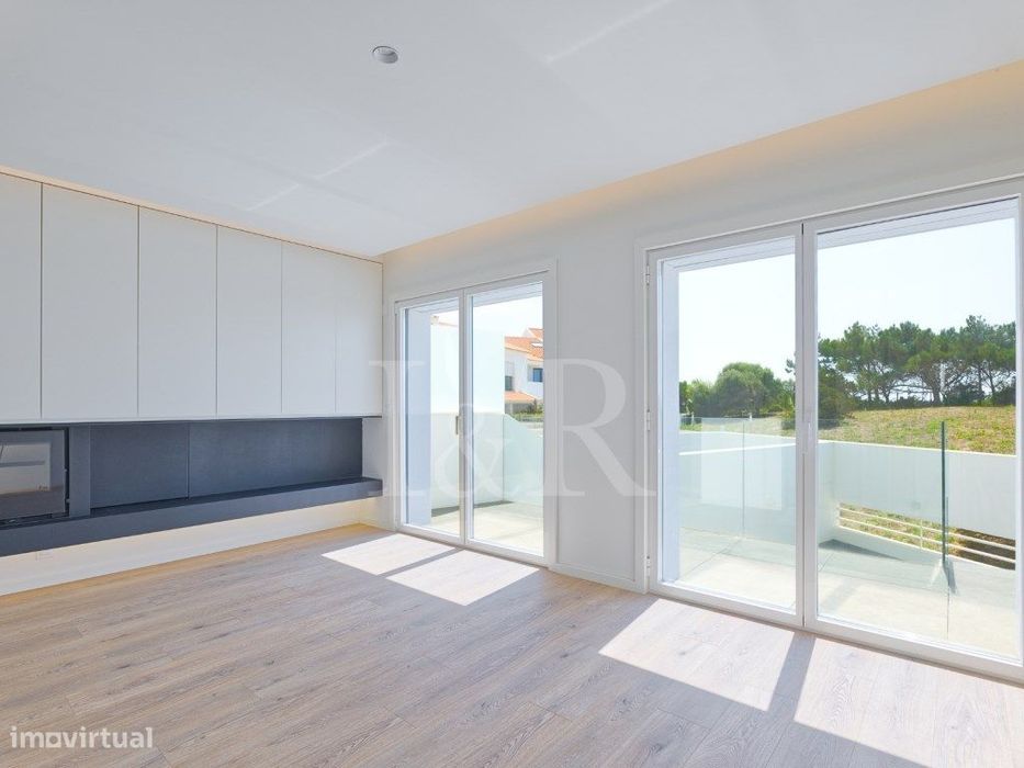 Apartamento T4 duplex com vista mar na Praia das Maçãs, Sintra