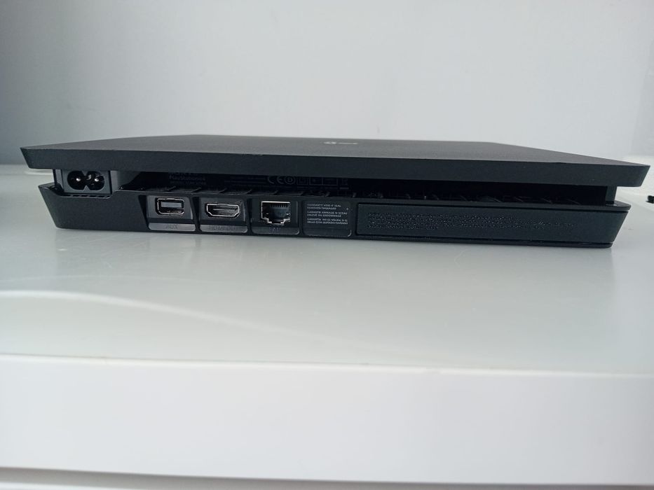 Playstation 4 Slim 1tb com 2 comandos originais