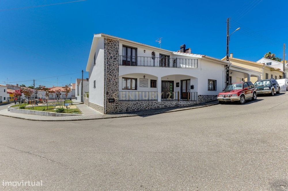 Moradia T8 de 288 m² no Centro de Montargil – Junto à Barragem