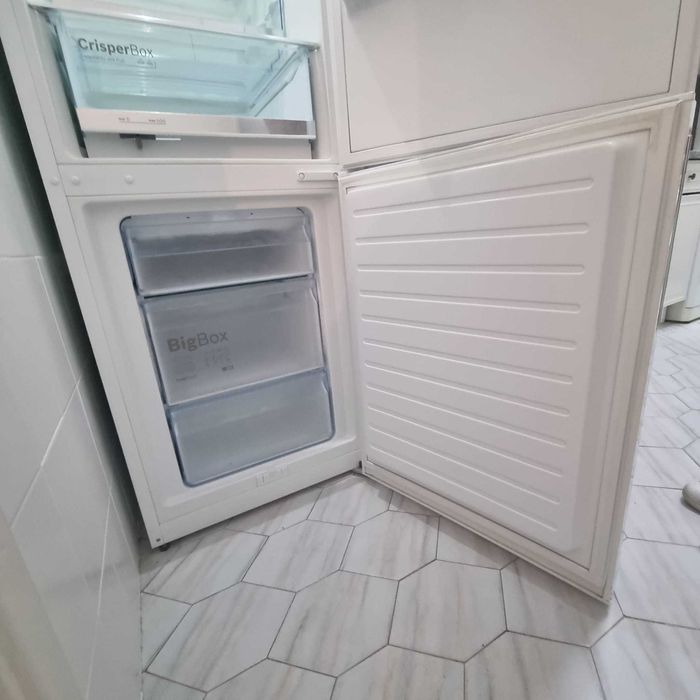 Frigorífico Combinado BOSCH KGE36DW40