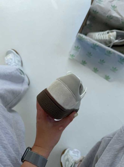 Нові Жіночі Adidas Spezial Beige