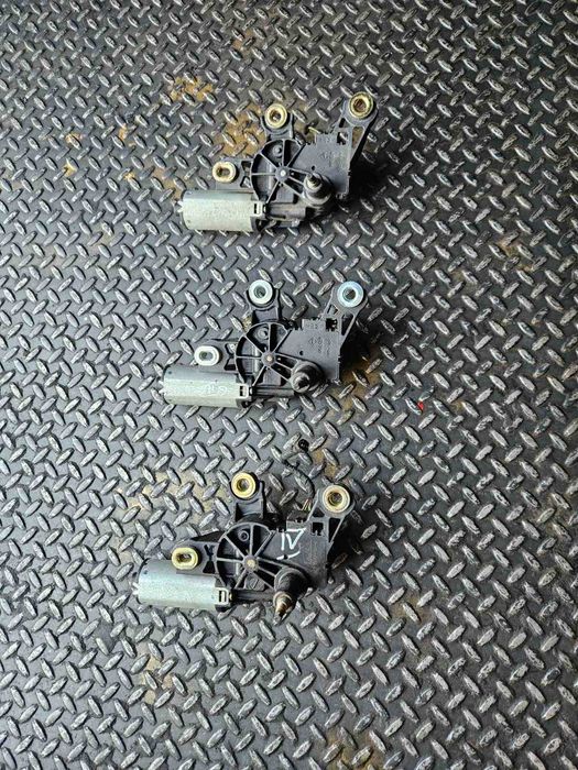 Моторчик дворника задний VW Golf-4