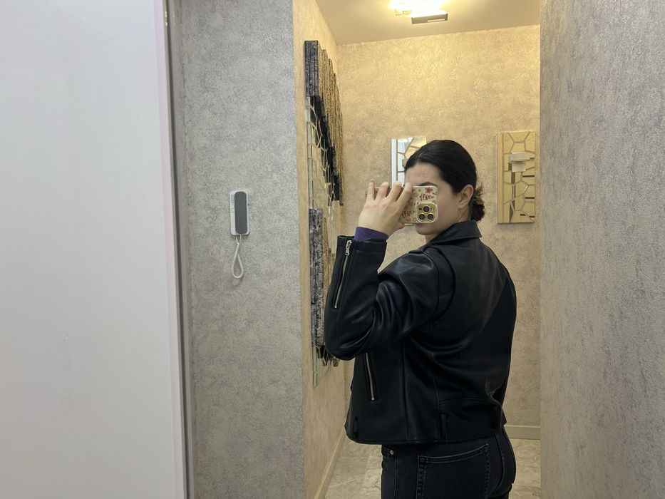 Косуха жіноча чорна