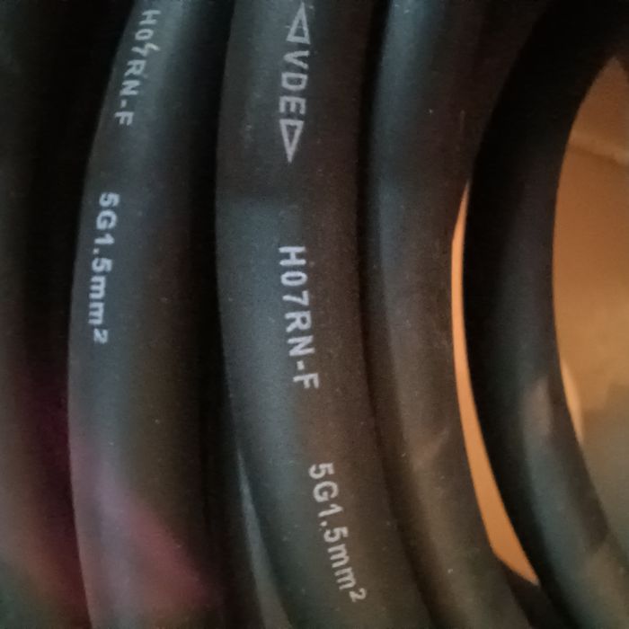 Подовжувач трифазний