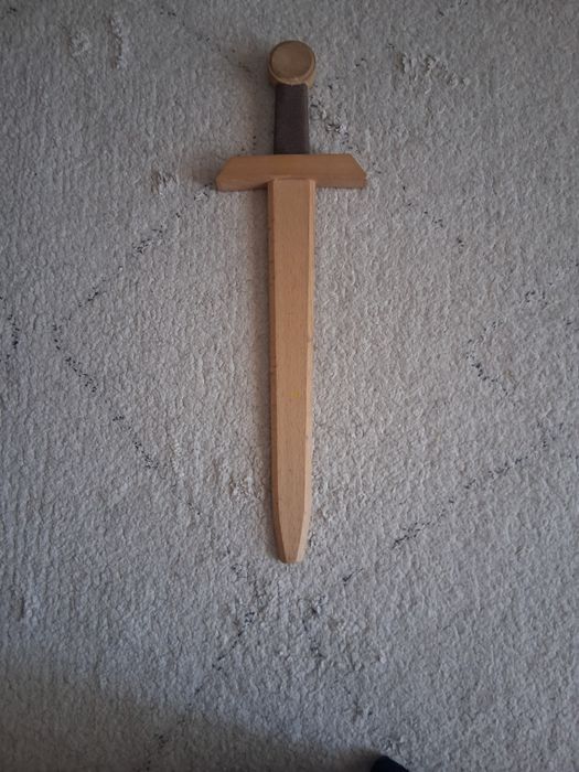 Espada de madeira de brincar