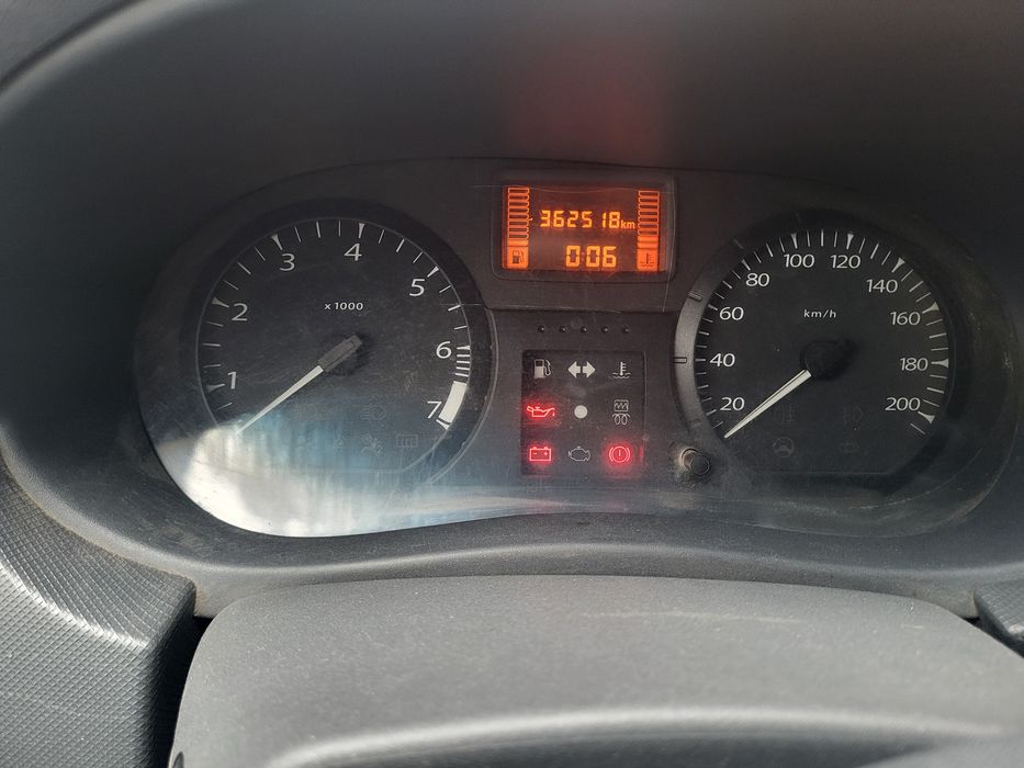 Lada Largus 2014 газ-бензин 1.6