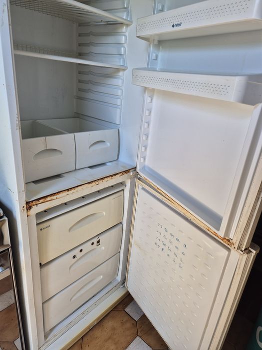 Frigorífico combinado indesit
