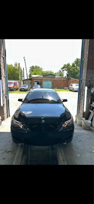 Передній бампер М-лук BMW Е60 Е61 в стилі М5-Look