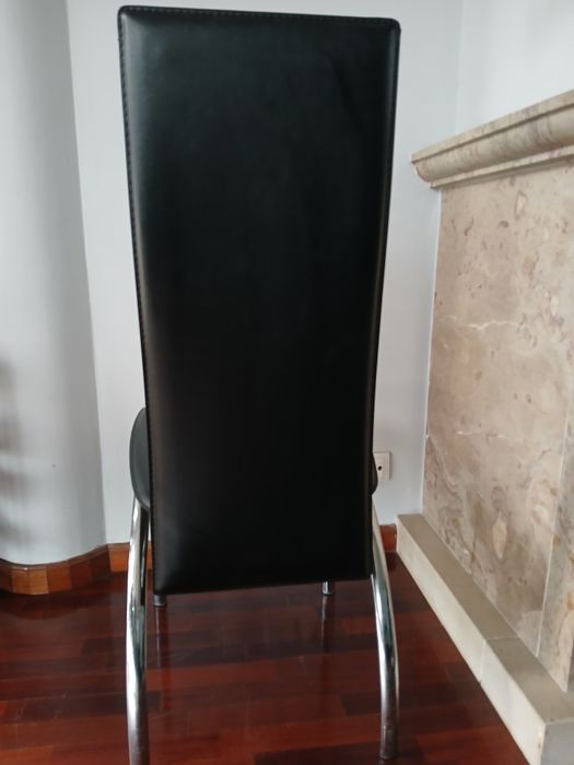 Conjunto de 6 cadeiras em pele