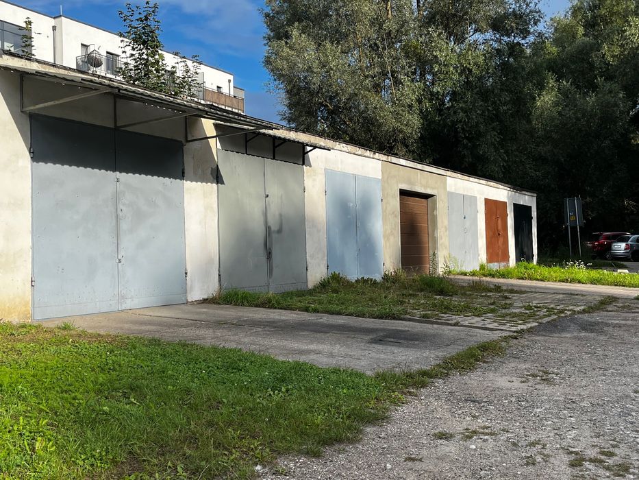 Garaż - osiedle Komarowo - Widok 4