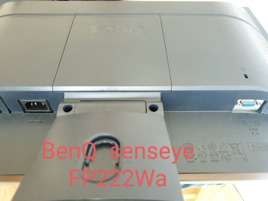 3 monitory; IBM ThinkVision, LCD TFT. BenQ   FP222 Wa. Yakumo TFT 17