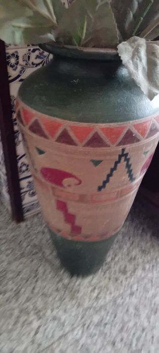 Vaso com desenhos indígenos